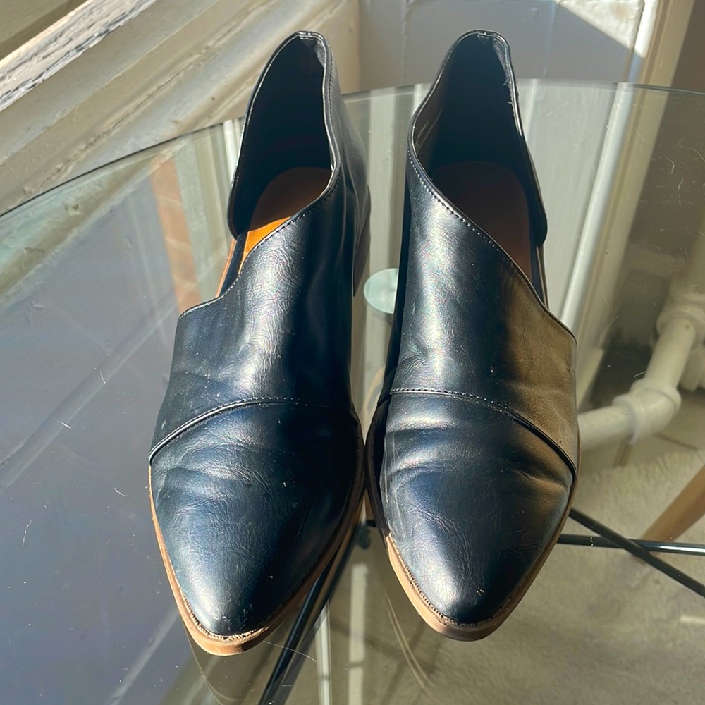 Universal thread women’s shoes